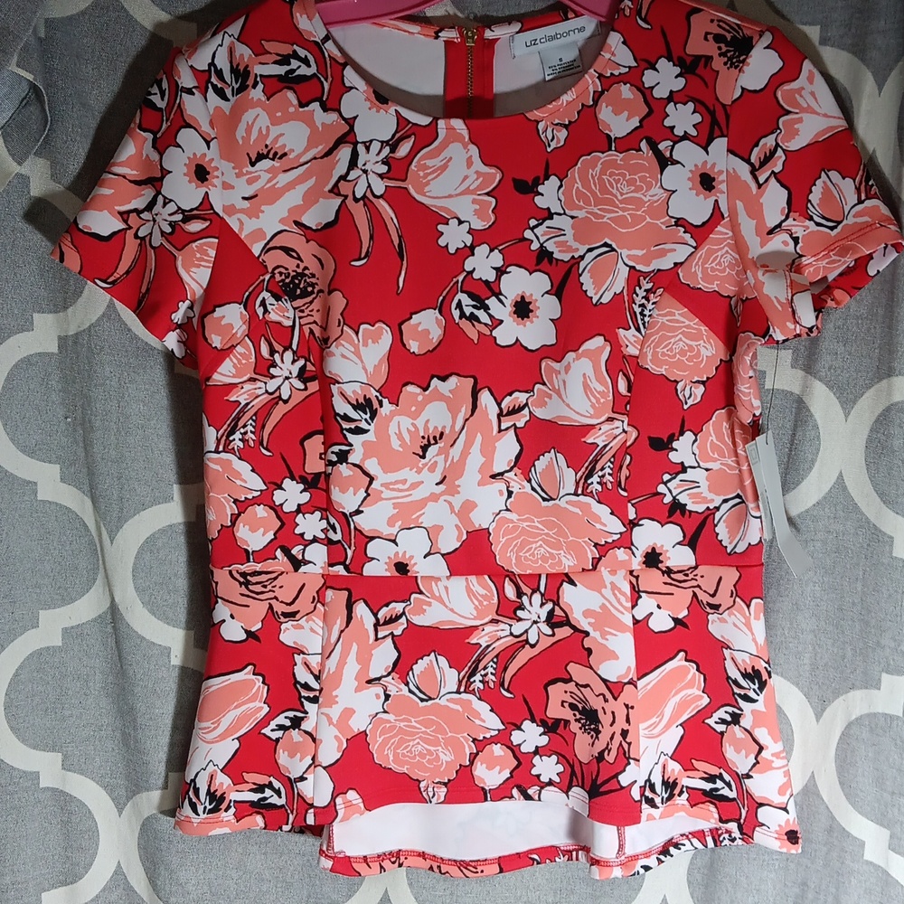 Woman's small floral short sleeve top by liz claiborne. NWT cottagecore
